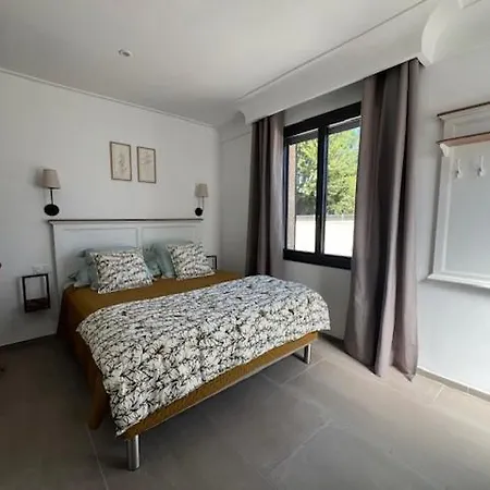 Guest house Nuit En Luberon Puyvert